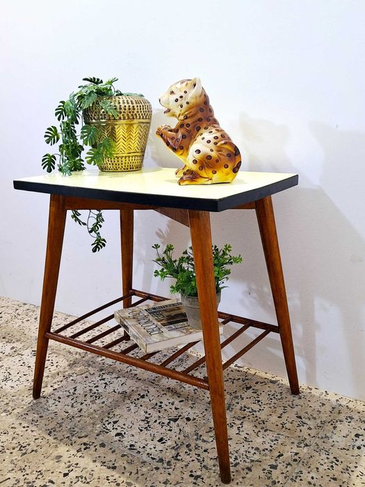 MESA DE APOIO VINTAGE . Side Table