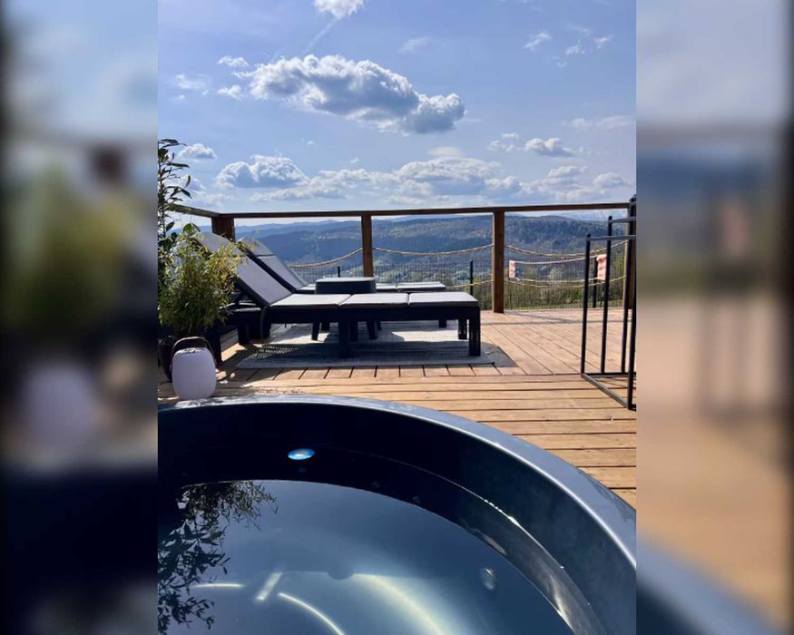 Domek z jacuzzi, sauną i widokiem na góry. Odpoczynek na łonie natury.