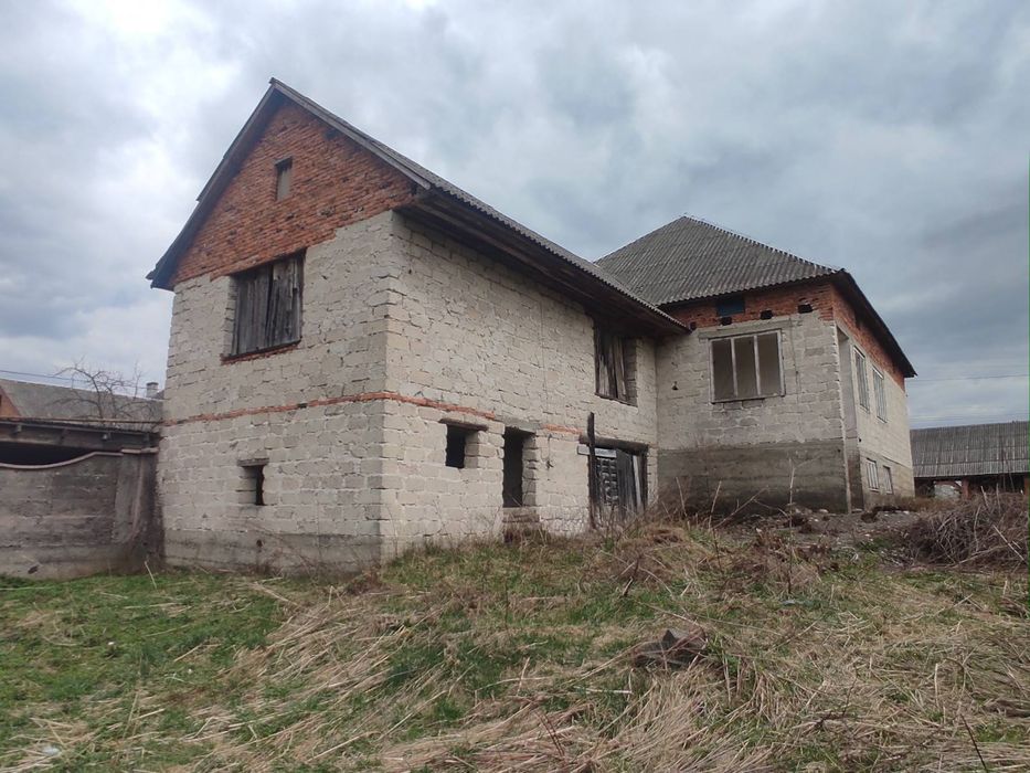 Продається будинок (Первинний ринок)