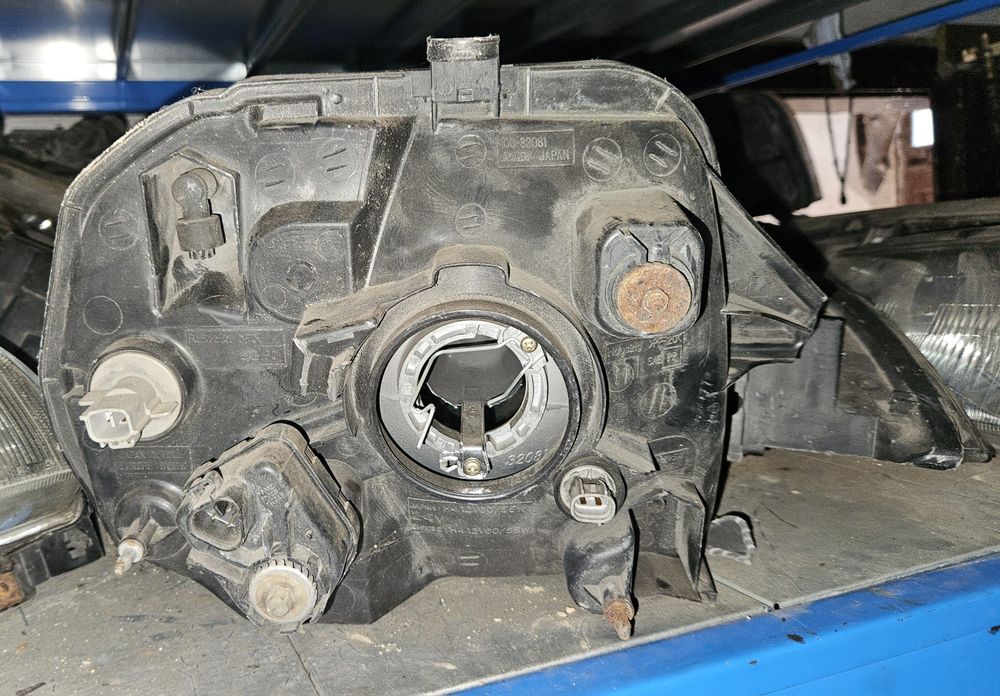 Suzuki Jimny przednia lewa lampa