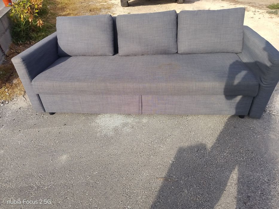 Sofá cama cinza  .