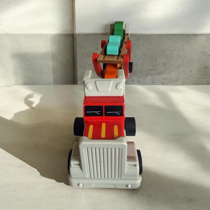 Автовоз деревʼяний Melissa&Doug