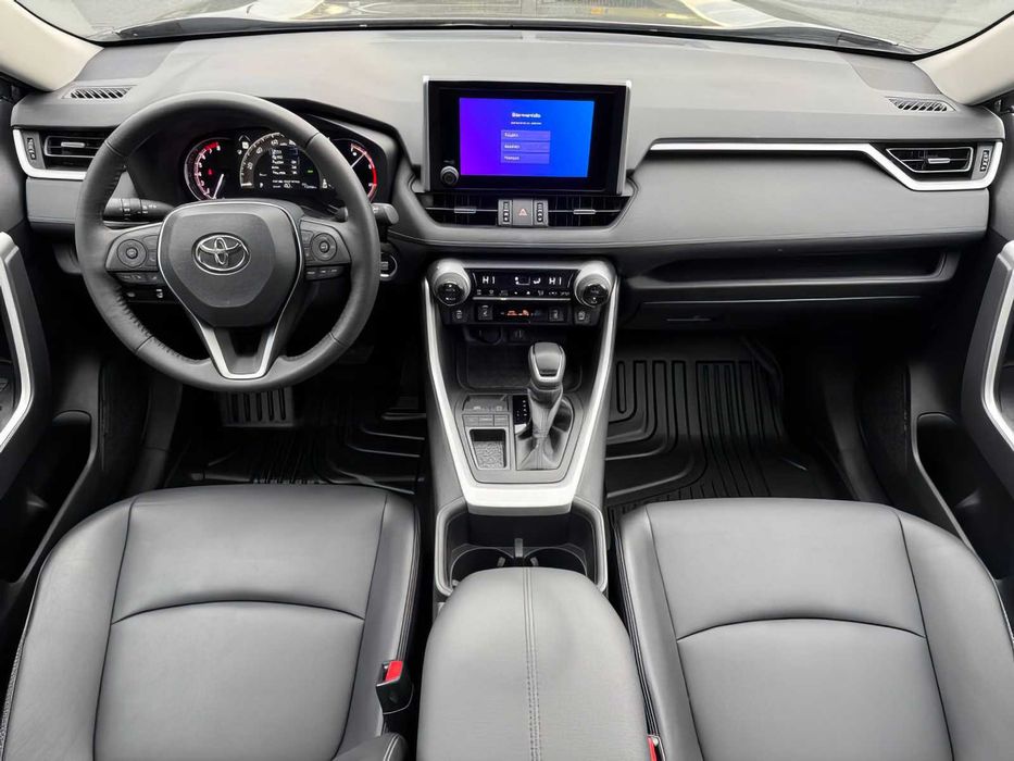 Toyota RAV4      2023