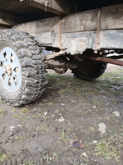 Уаз, бортовий 4на4