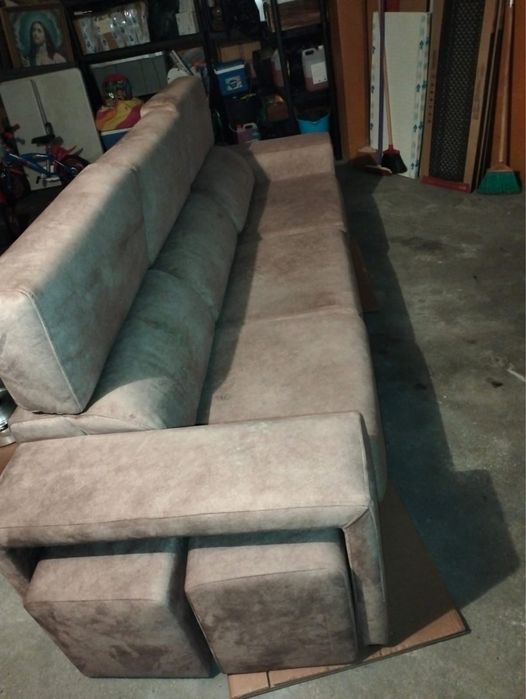 Sofa para venda mais 4 pufes cheeselong  praticamente novo negociavel