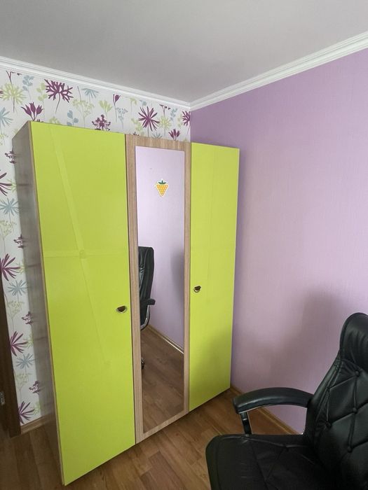 Комплект дитячих меблів