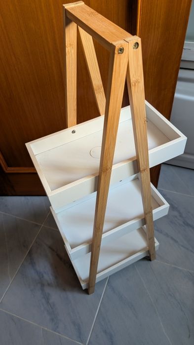 Prateleiras de arrumação