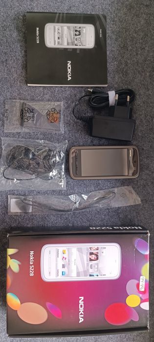 Nokia 5228 em caixa