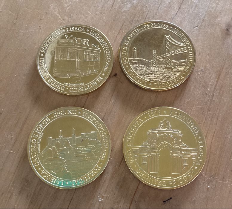 Moeda coleção lembrança Portugal ponte 25 abril e eletrico