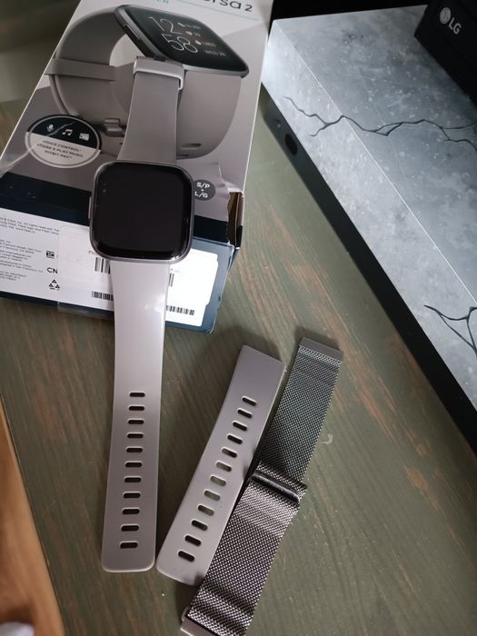 Smartwatch Google FITBIT Versa 2
Bransoletka fitbit