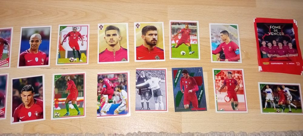 Cromos e bonecos
