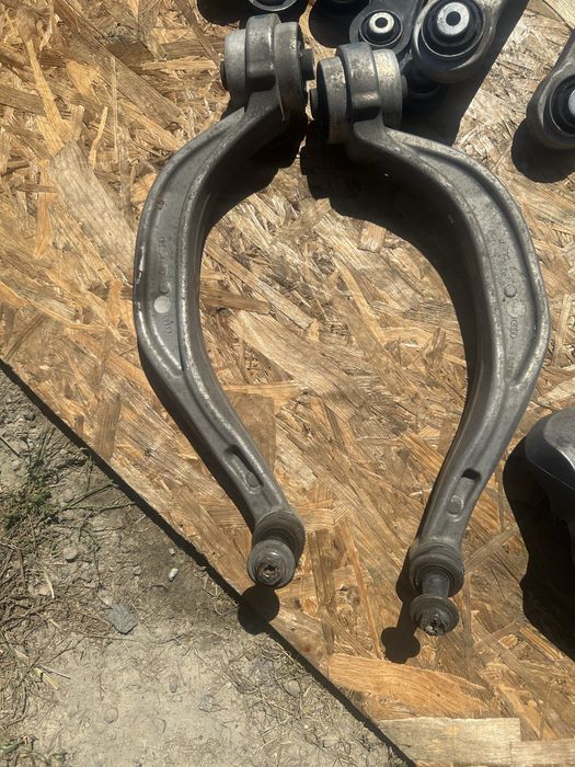 Передній ричаг audi q5,audi a6 c8,80a407695D,80a407696D