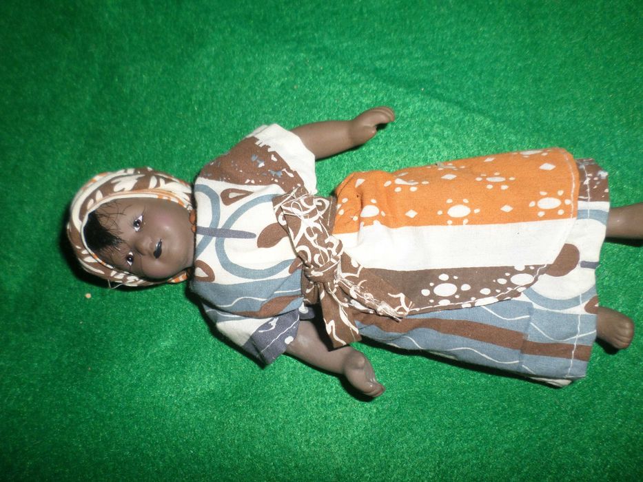 Bonecas do mundo  / porcelana