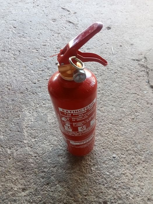 Extintor pó ABC carregado