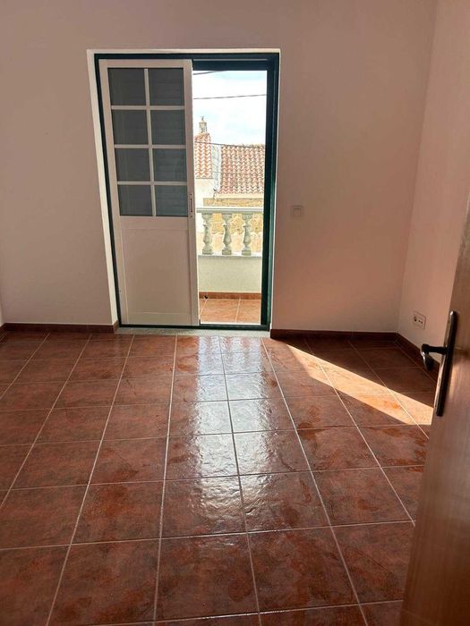 Moradia T2 - Cortiçada (Vale de Prazeres, Fundão)