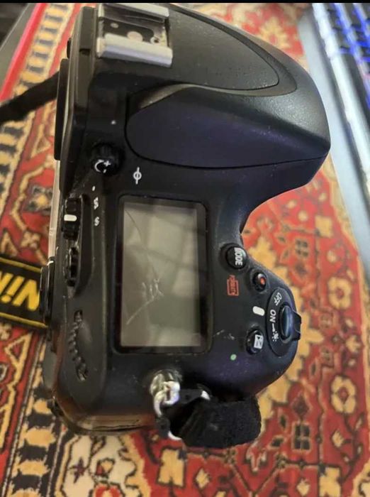 Nikon D800 + Battery Grip (MB-D12)