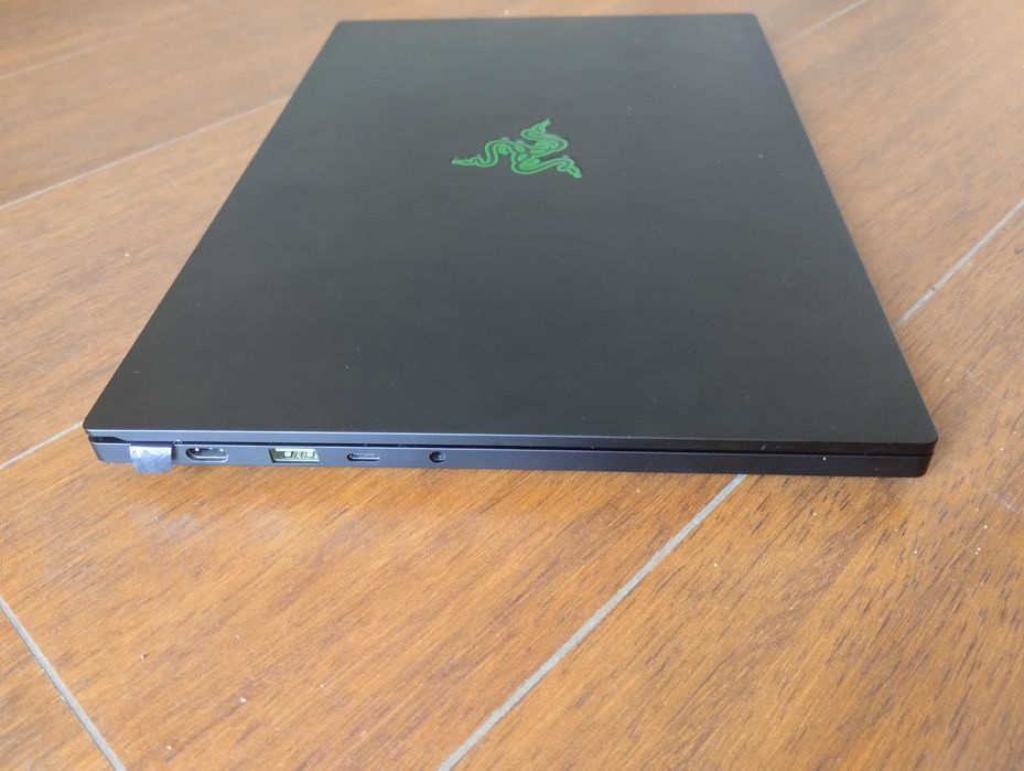 Razer Blade 14 - Ryzen
9 4.9 GHz-SSD 1000 GB-16GB-GeForce RTX 3070 Ti