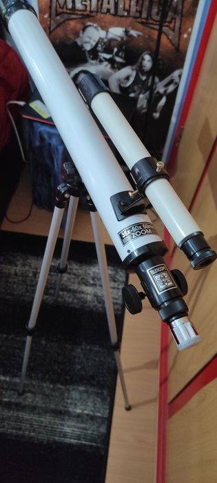 Telescópio terrestre estragado