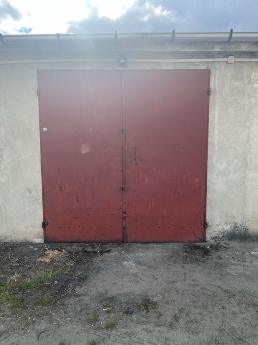 Sprzedam garaż z kanałem ul.Orzechowa