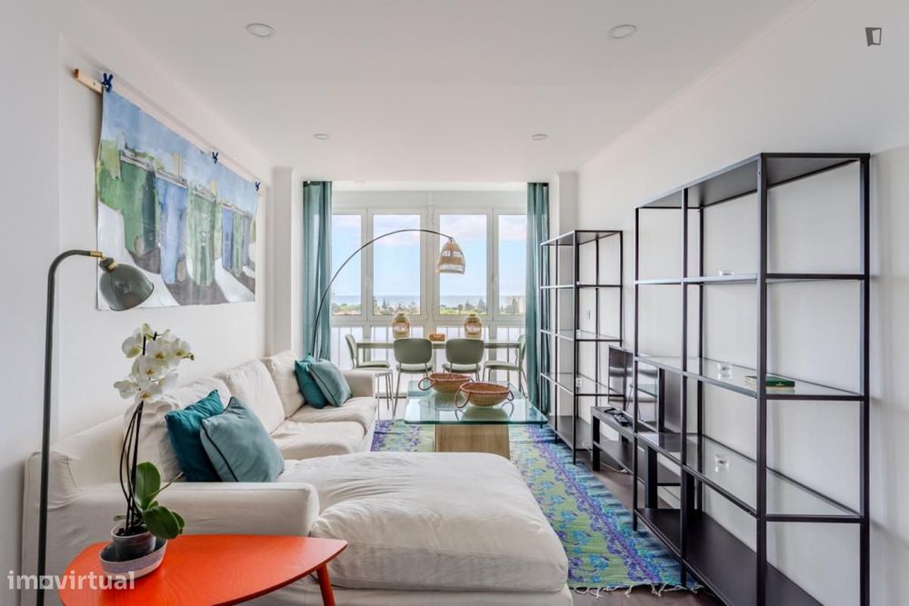 Quarto - localizado em Carcavelos Lisbon