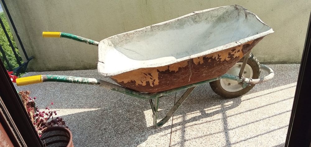 É Grande! e Grossa!-Tabua Madeira para cortar10E-Mala solução5EDesde3E