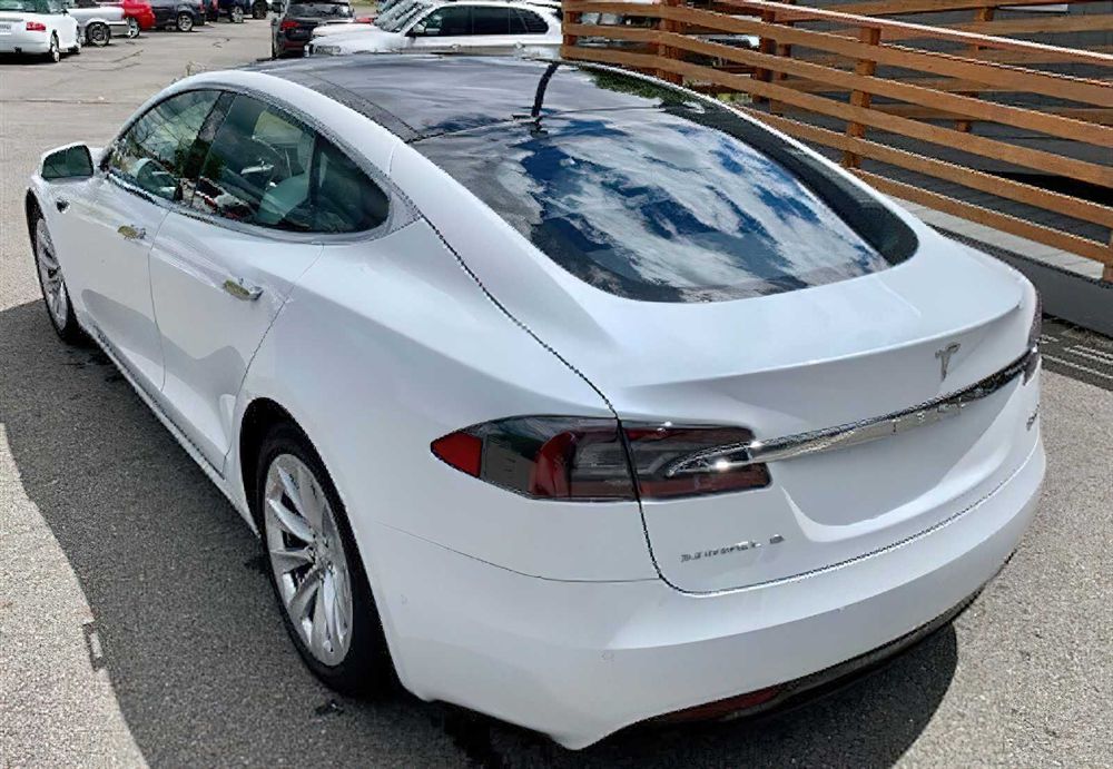 Tesla Model S P100D      2017