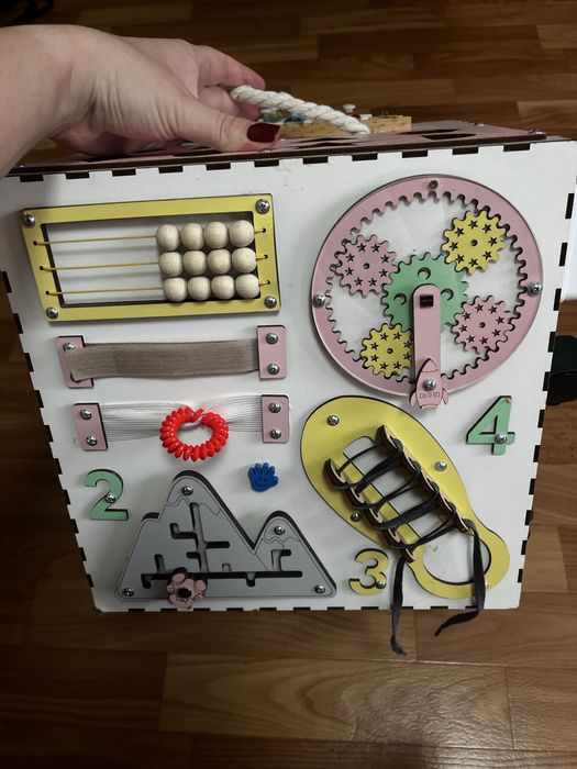 Бізікуб дитячий 30*30