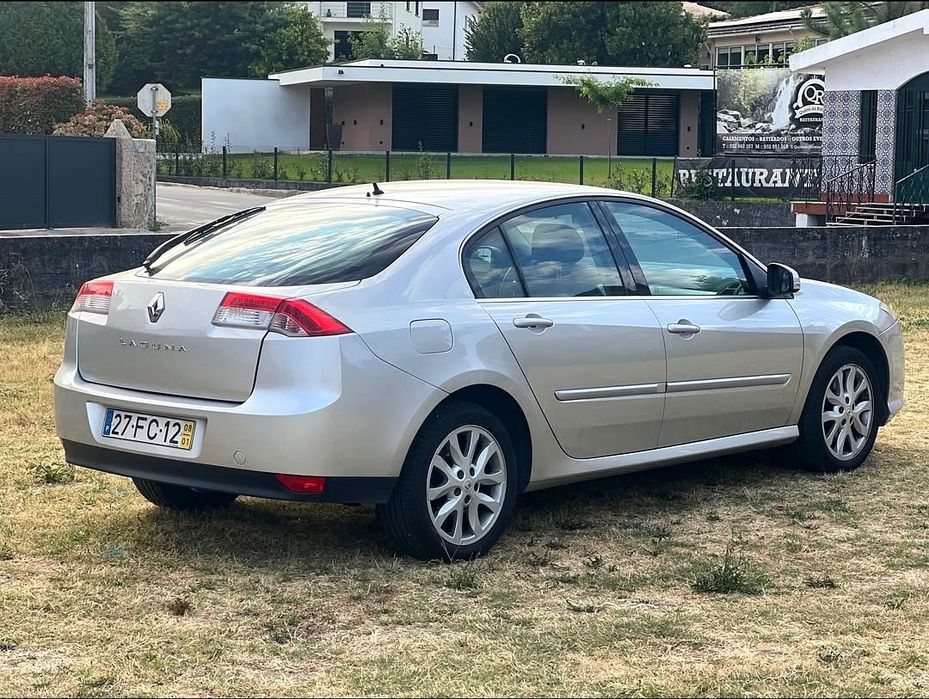 Renault Laguna — fotografia 2