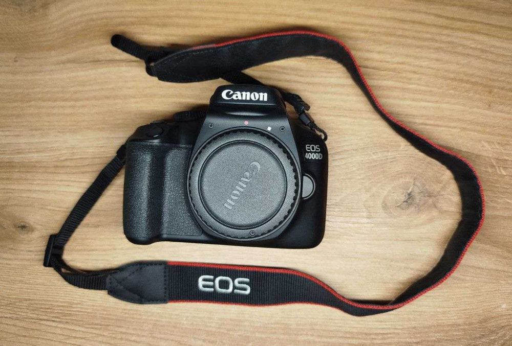 Цифровий фотоапарат Canon EOS 4000D EF-S 18-55mm