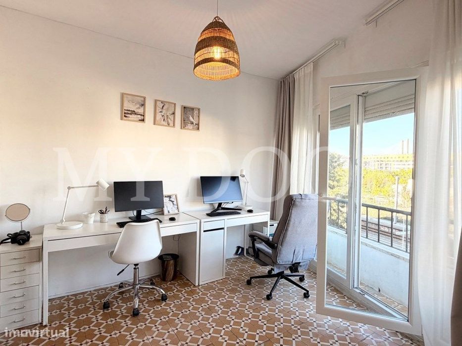 Apartamento T2 - Moscavide - Vista e muita LUZ - 3º andar