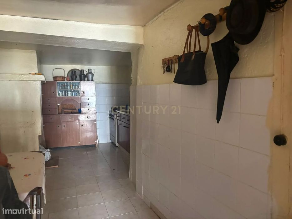 Moradia em Banda, Maxiais, Castelo Branco - Oportunidade Única