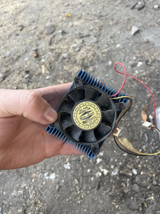 Продам кулер вместе с радіатором на процесор