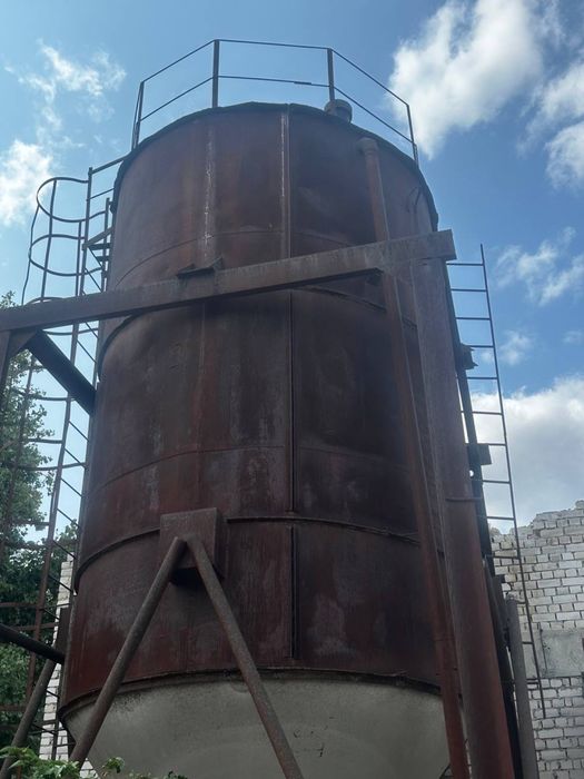 Силос для цементу інших сипучих матеріалів