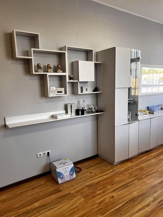 Шафа для зберігання косметики з мийкою