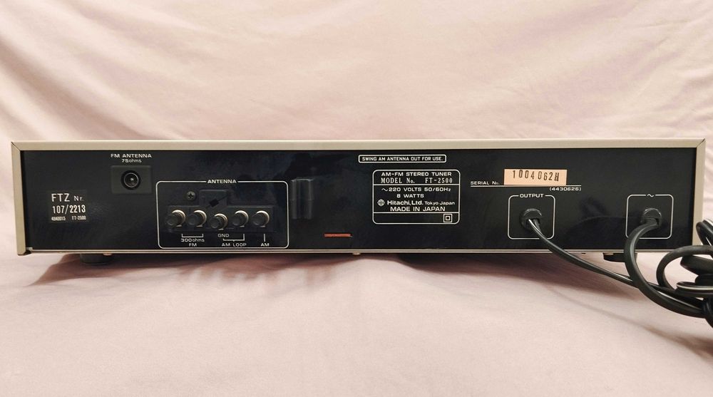 Hitachi FT-3500 AM/FM Rádio