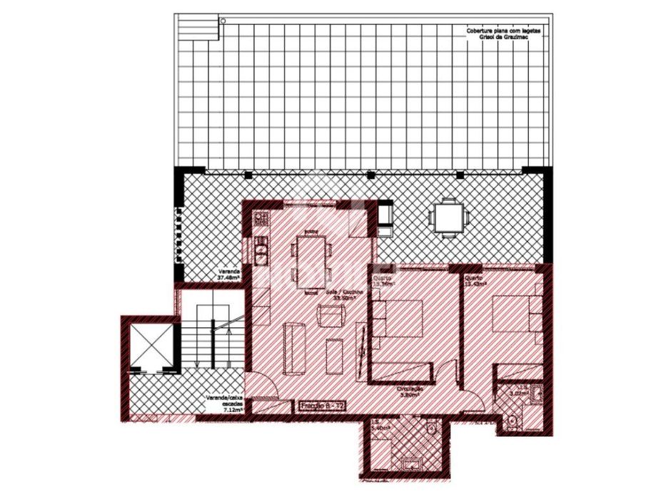 Apartamento T2 c/ terraço em prédio com apenas 4 fracções