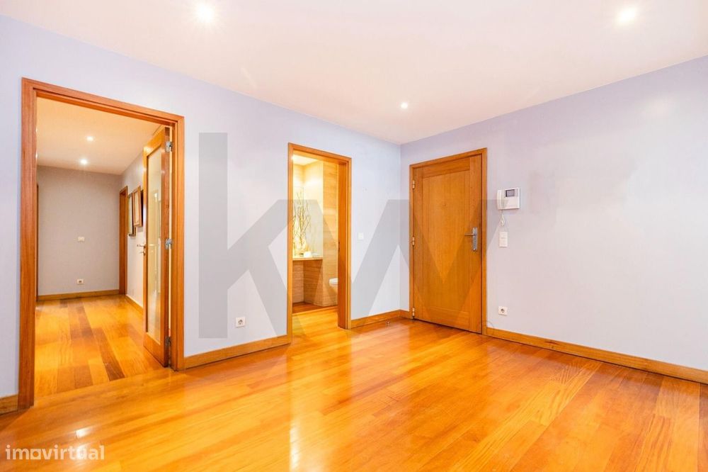 Apartamento T4 no Condomínio Parque das Conchas