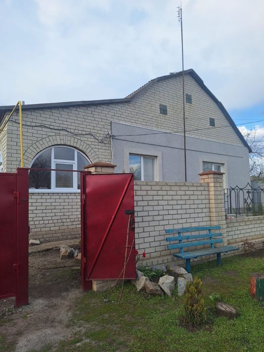 Продаж будинку приватного