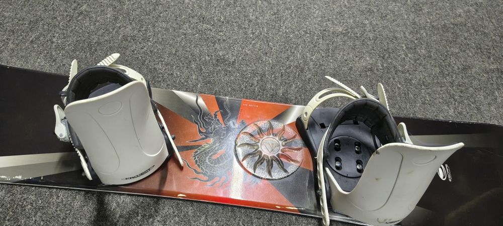 Deska snowboardowa 140 cm DRAGON+ wiązanie S/M