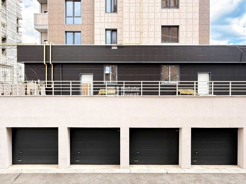 Продам гаражний бокс на вул. Дмитра Антоненка (Мінська), 50.