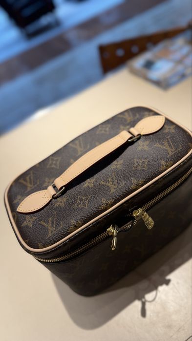 Louis Vuitton Toiletry Pouch 26 нова