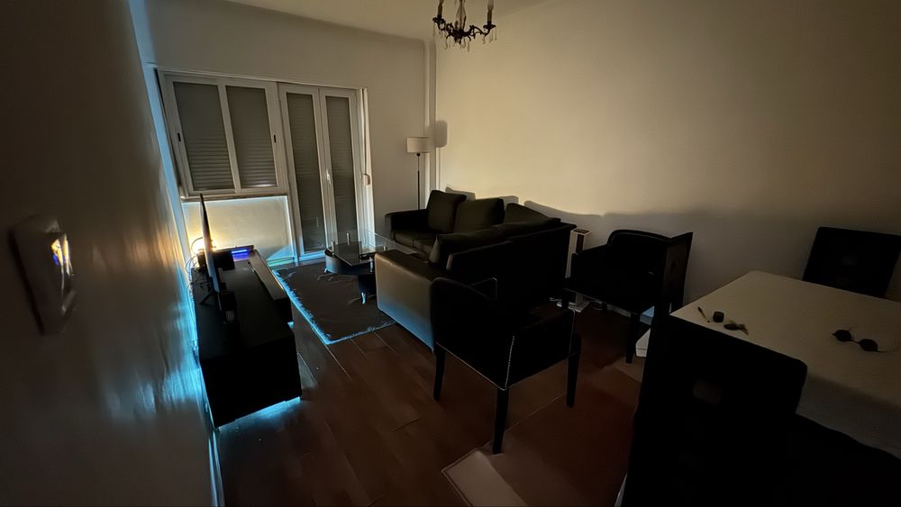 Arrenda-se quarto casal no centro de corroios.