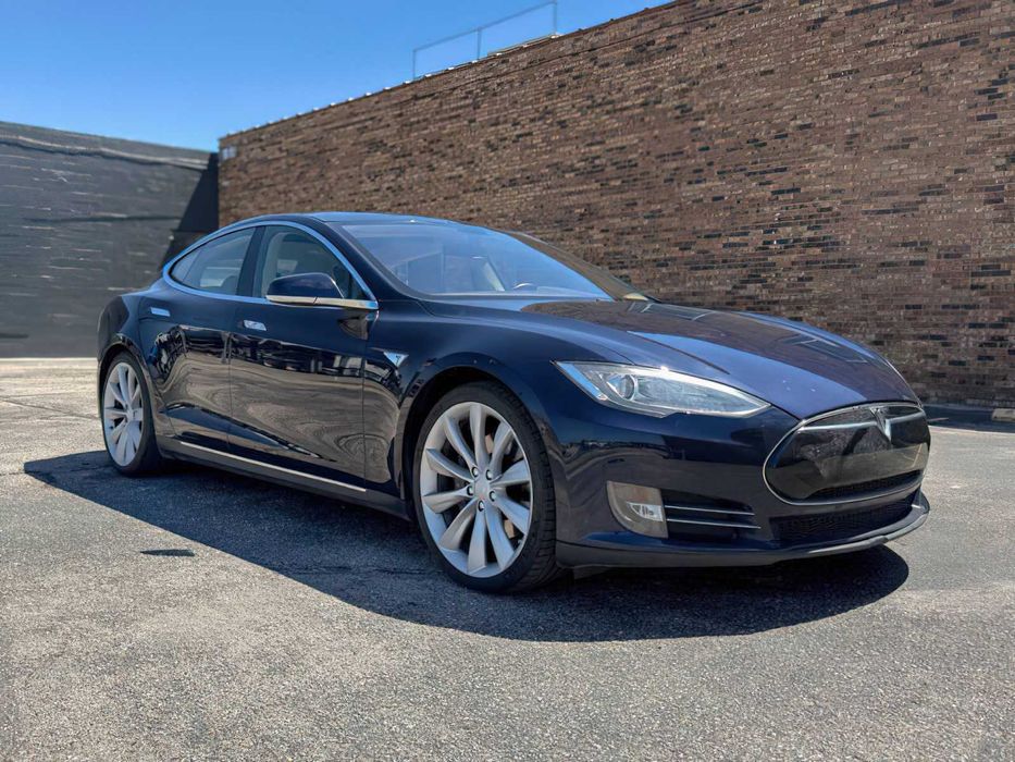 Tesla Model S Performance      2013