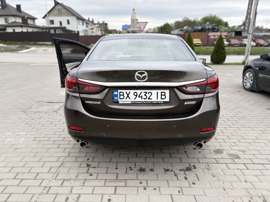 Автомобіль Mazda 6