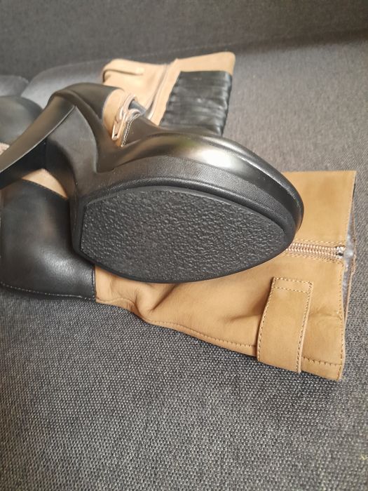 Сапожки на каблуке 35 р.