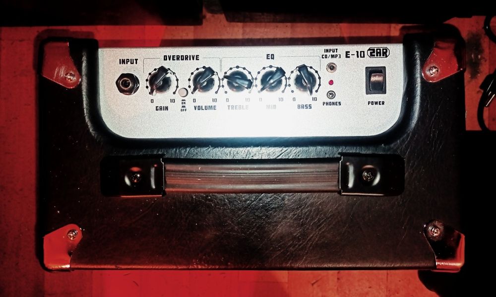 Zar E - 10 Wzmacniacz gitarowy combo piecyk do: gitara elektryczna