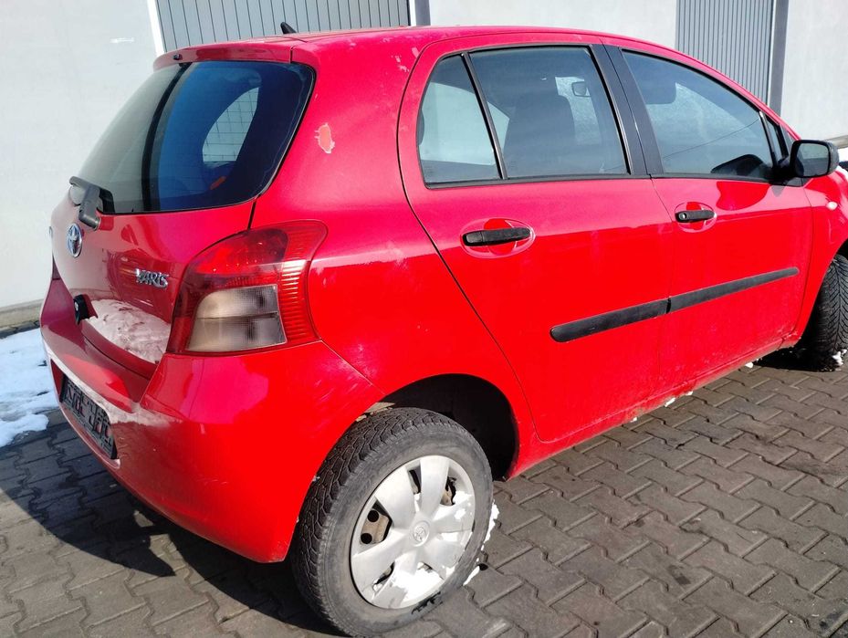 drzwi tył tyle prawe Toyota yaris II 3P0, części