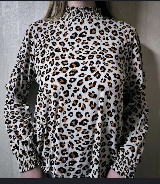 Розпродаж жіночого одягу