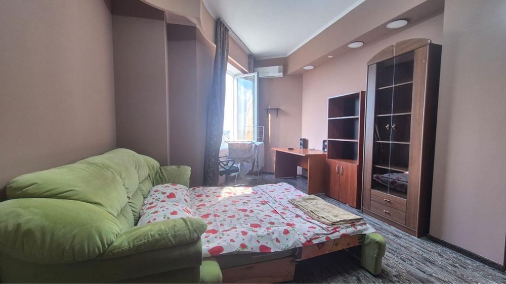 Срочно продам диван