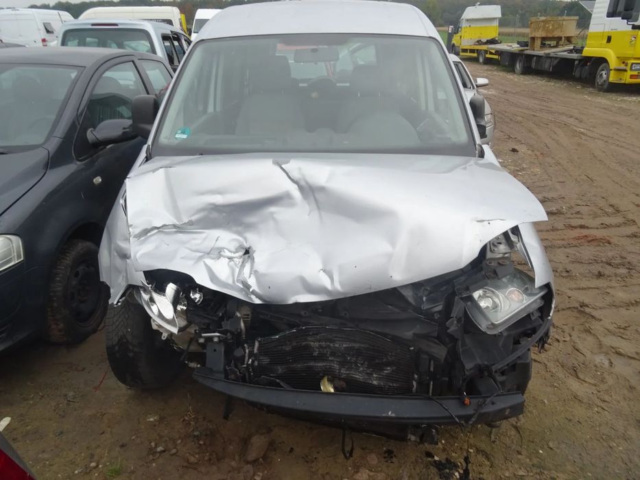 VW Caddy III na części maska zderzak błotnik drzwi klapa